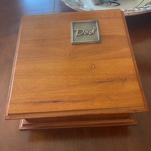 ❣️SPECIAL SALE❣️WOOD BOX WITH DAD EMBLEM ON FRONT IN ANTIQUE BRASS!
